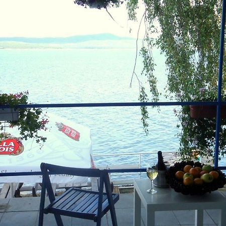 Комплекс Белите Къщи Shtarkelovo Gnezdo Exterior foto