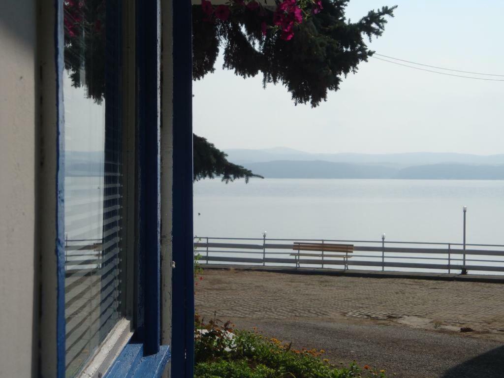 Комплекс Белите Къщи Shtarkelovo Gnezdo Exterior foto